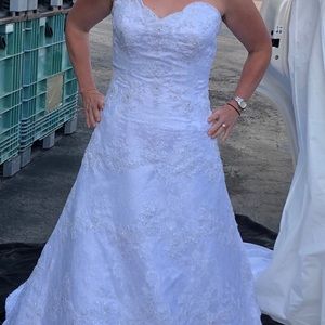 New without tags Alfred Angelo wedding dress